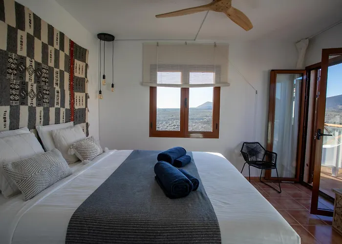 Casa Calderon Hondo, Design, Views And Poll Lajares